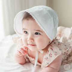 Hella lace baby bonnet