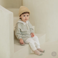 Folling baby socks