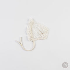 Lunilla lace bonnet