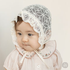 Lunilla lace bonnet