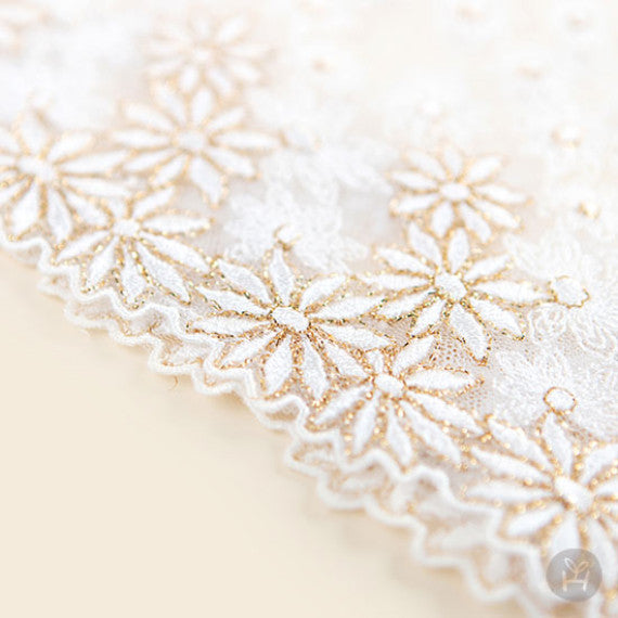 Monju lace bonnet