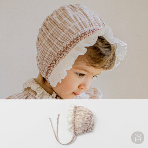 Madeleine baby bonnet