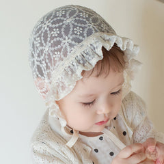 Lunilla lace bonnet