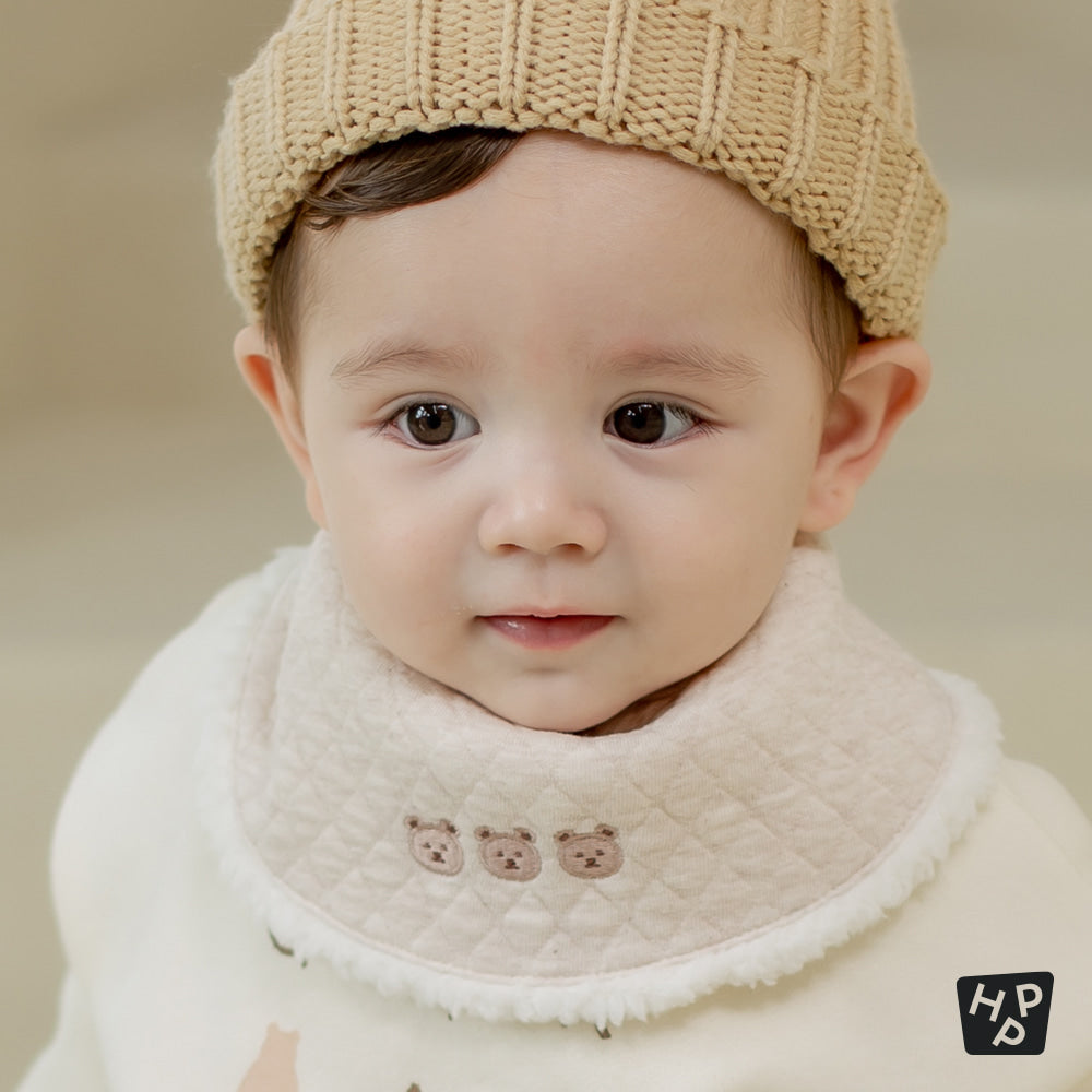 Kobe snow banana bib