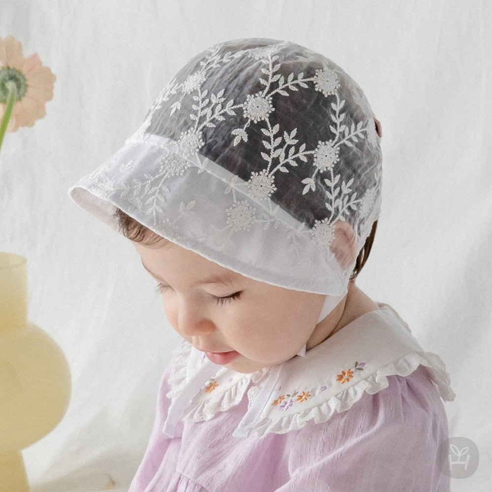 Brianna baby bonnet